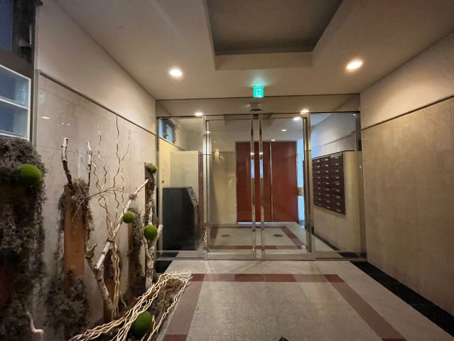 PARKHILLS上本町壱番館のロビー|ゆとりのあるロビーです