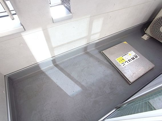 ワコーレヴィータ神戸春日野の駐車場