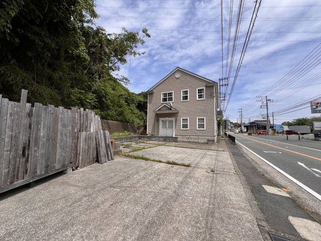 オーナーチェンジ物件　2×6工法　3LDK＋店舗の外観|陽当良好