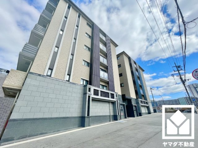 プレサンスレジェンド六地蔵の外観