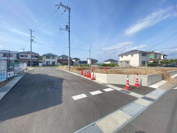 貴志川町丸栖分譲地（6号地の内容）の前面道路含む現地写真