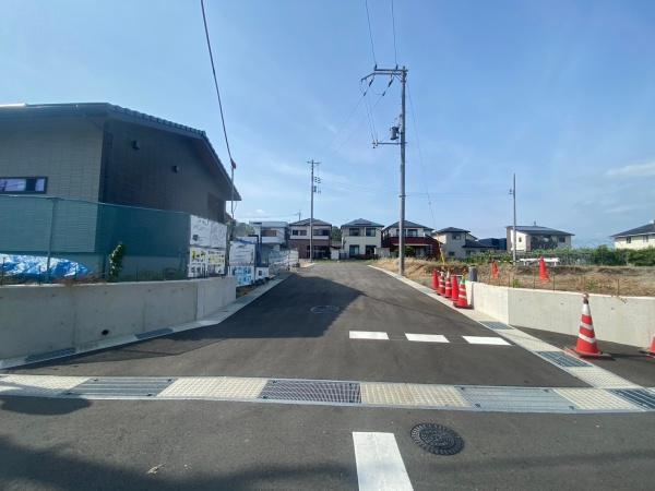 貴志川町丸栖分譲地（6号地の内容）の前面道路含む現地写真