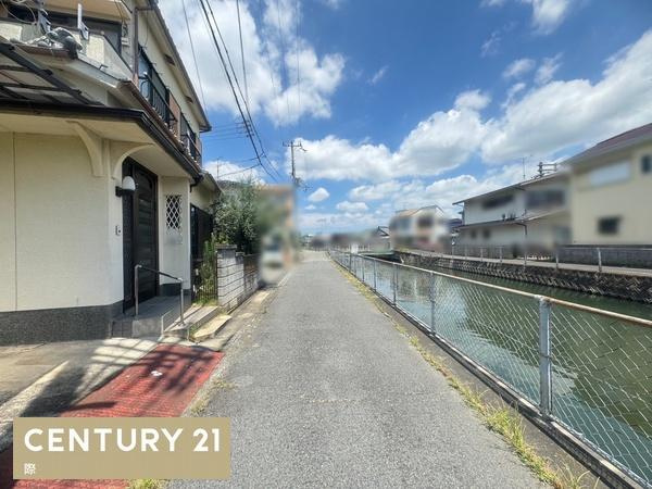 和歌山市杭ノ瀬　中古戸建の前面道路含む現地写真