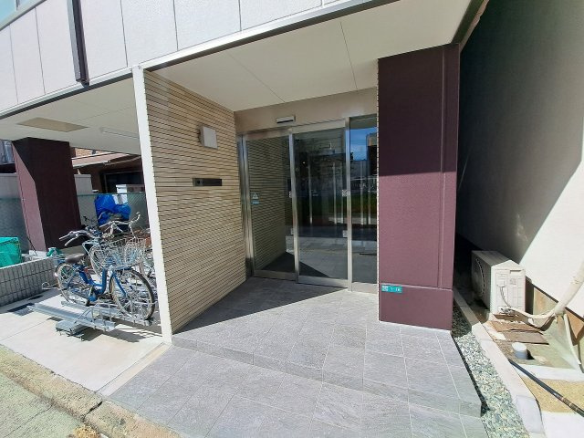 ステラハウス鳴尾のエントランス