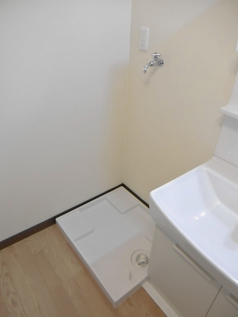 大津山シャインビル【キャッシュバック対象】の洗面所|明るい洗面所です