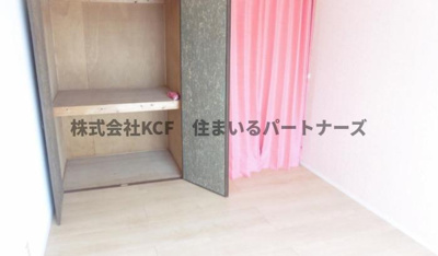 【居間・リビング】 | ベスト久留米工大ビル | こちらのリビングで趣味の時間をお楽しみください