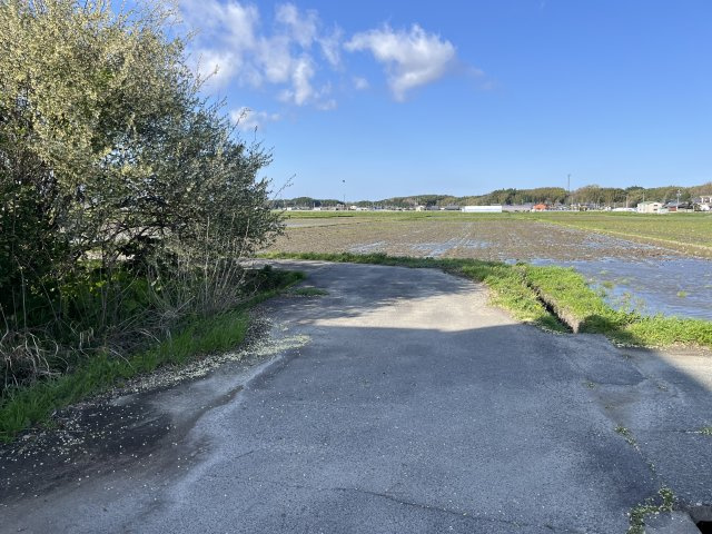 津市安濃町清水売土地の前面道路含む現地写真