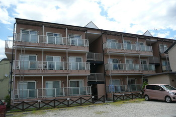 サンハイツいずみの外観