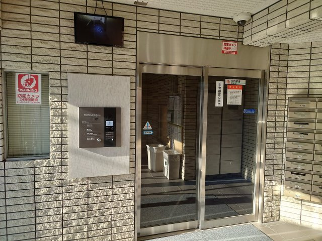 大学生協指定学生会館　ヴァンクール三山木のエントランス