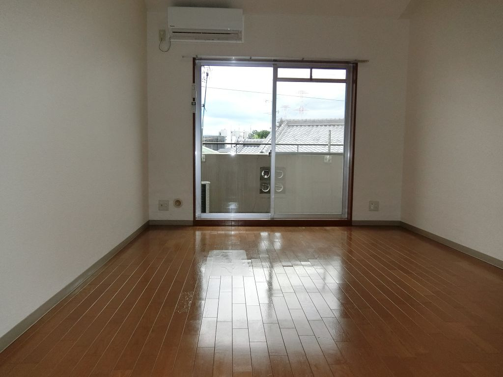 大学生協指定学生会館　ヴァンクール三山木の居間・リビング