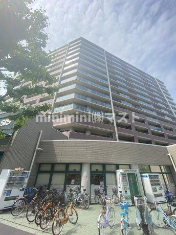 エルセレーノ上本町レジデンスの外観