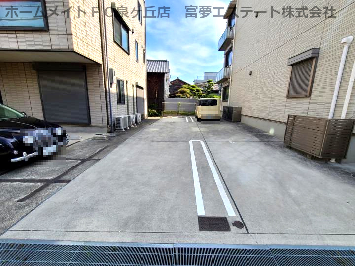 シャーメゾンFriseの駐車場