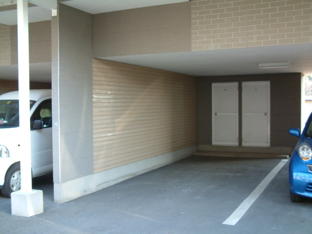 パレス96のその他|車庫付き