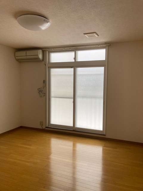 パレス96の居間・リビング|南向きの日当たり良好なリビングです