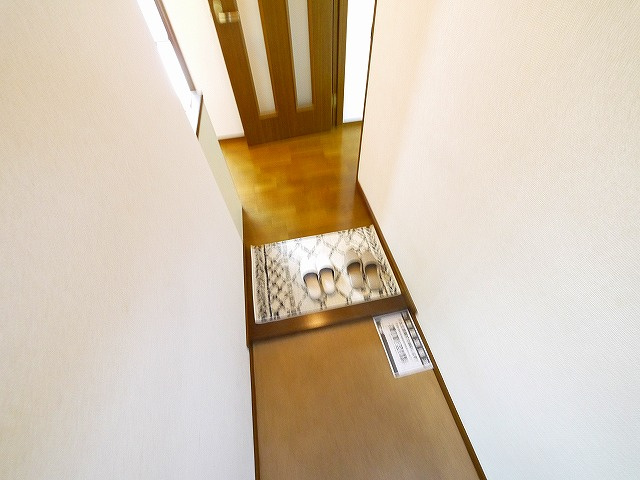 オークリーフ西大寺の玄関|明るい玄関です