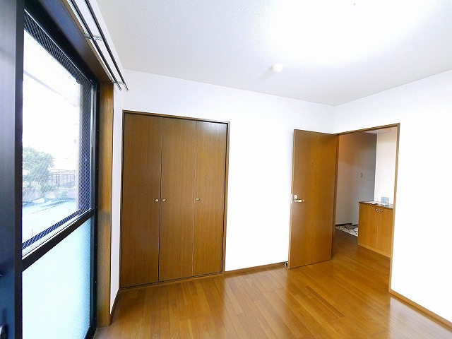 オークリーフ西大寺の洋室|きれいな洋室です