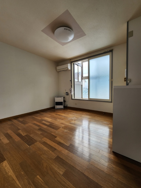 ロイヤルパレスアップルの居間・リビング|使いやすい居間です