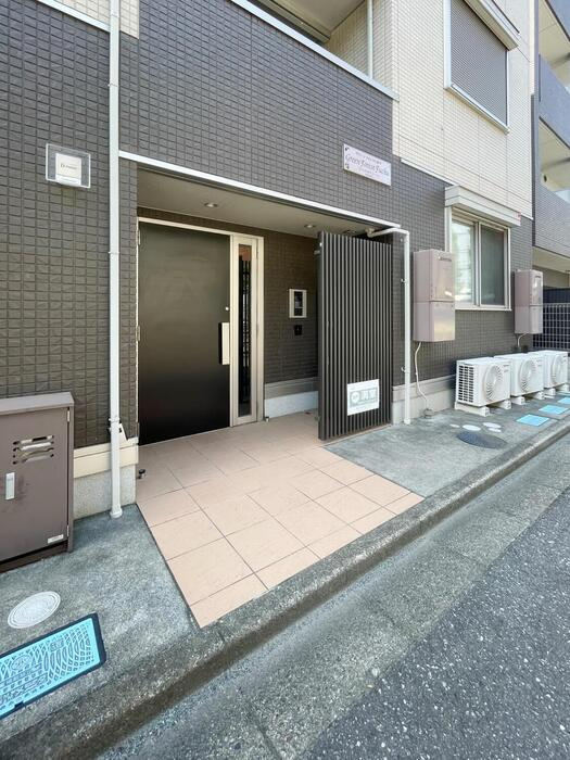 グリーンフォレスト府中のエントランス