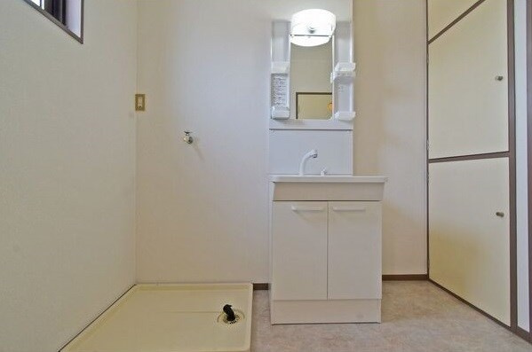 エステート徳重の洗面所