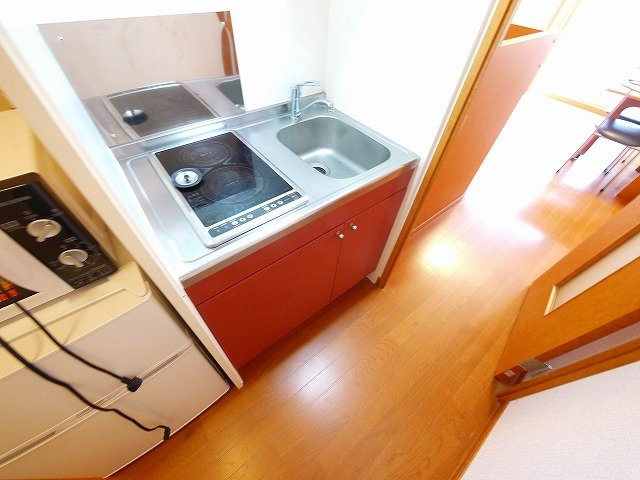 レオパレスシャルム　メゾン木津のキッチン|お料理しやすいキッチンです