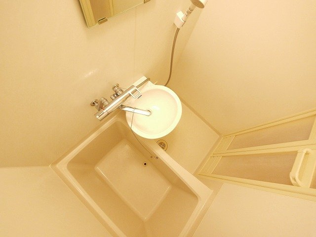 レオパレスシャルム　メゾン木津の浴室|日々の暮らしに欠かせないお風呂です