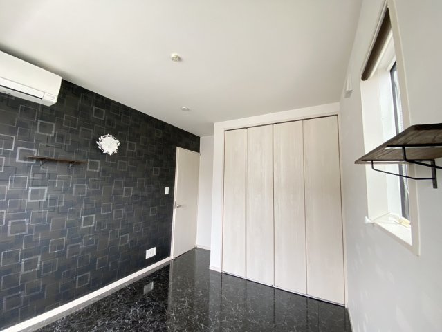 【洋室】 | 《屋上付き！白基調の内装》水戸市鯉淵町　中古一戸建て