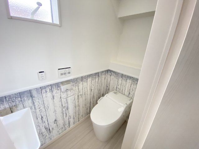【トイレ】 | 《屋上付き！白基調の内装》水戸市鯉淵町　中古一戸建て