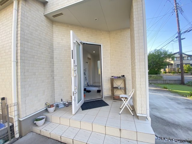 【玄関】 | 《屋上付き！白基調の内装》水戸市鯉淵町　中古一戸建て