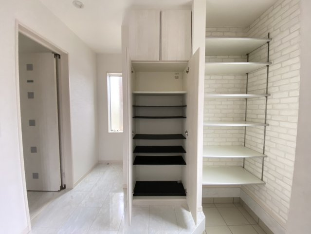 【玄関】 | 《屋上付き！白基調の内装》水戸市鯉淵町　中古一戸建て