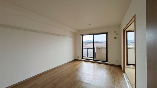 【居間・リビング】 | グリーンパーク樽井