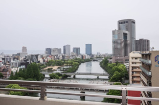 【展望】 | バルコニーからは大川が一望！季節をお楽しみいただけます♪