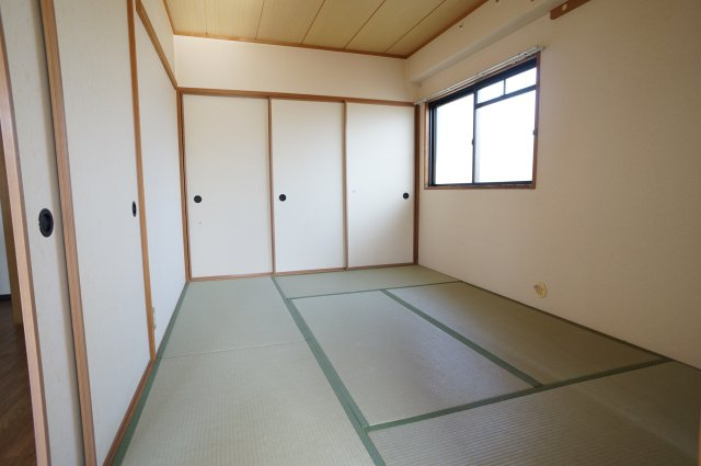 メゾンドール宝塚の寝室