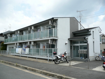 大学生協指定学生会館　フラワーロードハイツ学研の外観