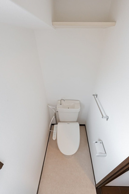 【トイレ】 | ロマネスク平尾第３ | 別号室の写真になります。現況優先。