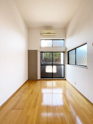 【居間・リビング】 | オークヴィラ光丘 | 別号室の写真になります。現況優先。