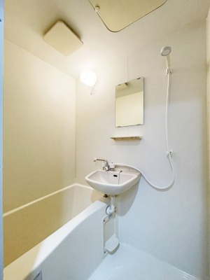 【浴室】 | オークヴィラ光丘 | 別号室の写真になります。現況優先。