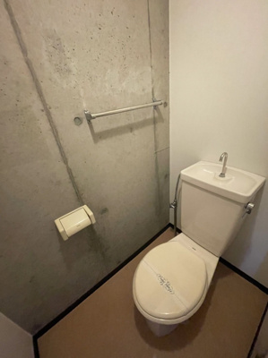 【トイレ】 | パークヴィレッジ | 別号室の写真になります。現況優先。