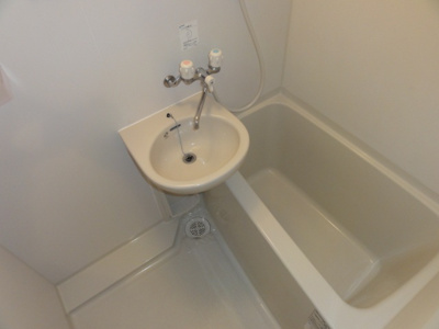 【浴室】 | コンフォートベネフィス福大前２ | 別号室の写真になります。現況優先。