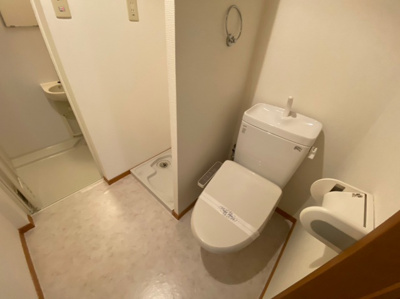 【トイレ】 | コンフォートベネフィス福大前２ | 別号室の写真になります。現況優先。