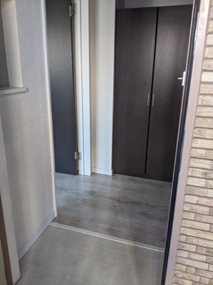 【玄関】 | アドバンス箱崎宮前 | 別号室の写真になります。現況優先。