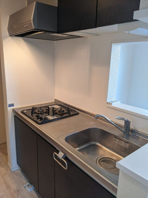 【キッチン】 | アドバンス箱崎宮前 | 別号室の写真になります。現況優先。