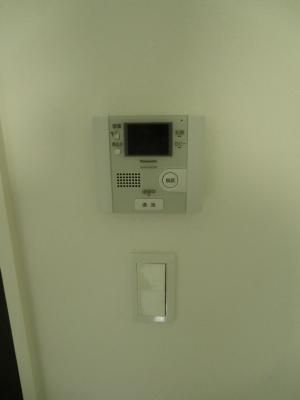 【セキュリティ】 | アドバンス箱崎宮前 | 別号室の写真になります。現況優先。