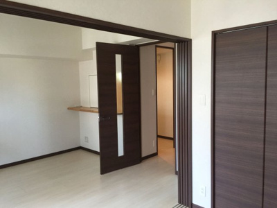 【居間・リビング】 | ネストピア博多駅前 | 別号室の写真になります。現況優先。