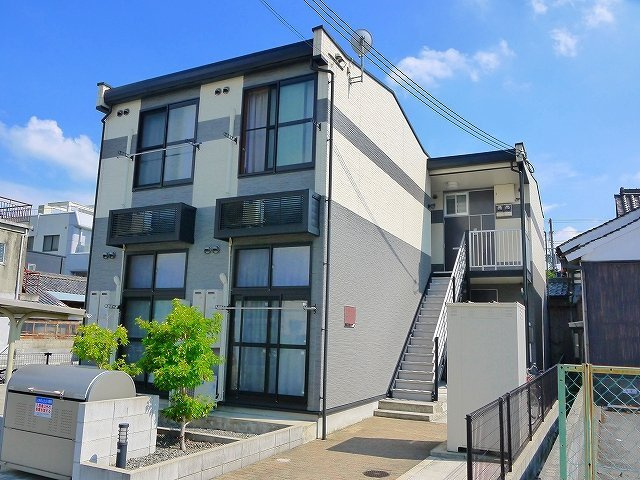 レオパレスルオーテの外観|おしゃれな外観です