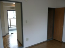 セゾン田辺の居間・リビング