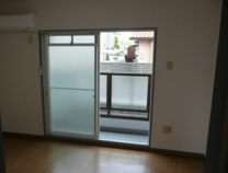 セゾン田辺の居間・リビング