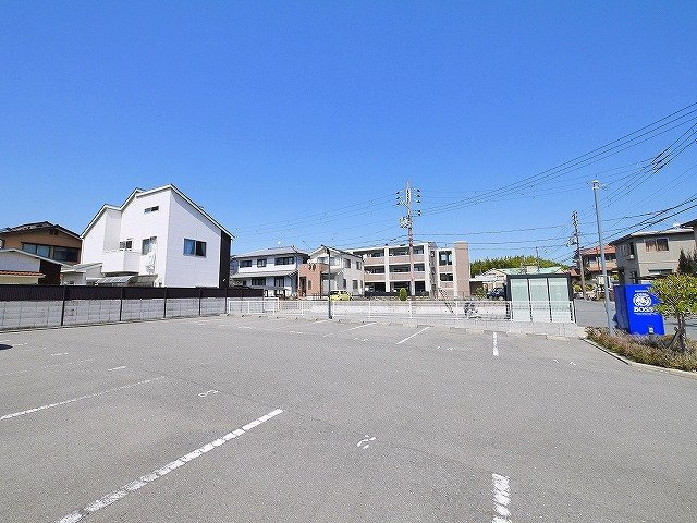 レオパレス州見台の駐車場|駐車場に車を止められます