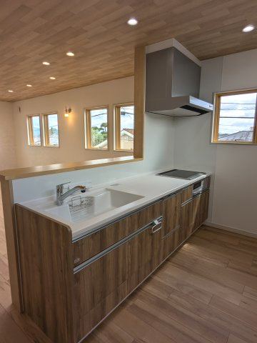 都城市平塚町の新築一戸建のキッチン