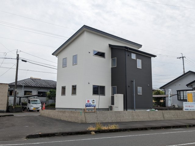都城市平塚町の新築一戸建の外観
