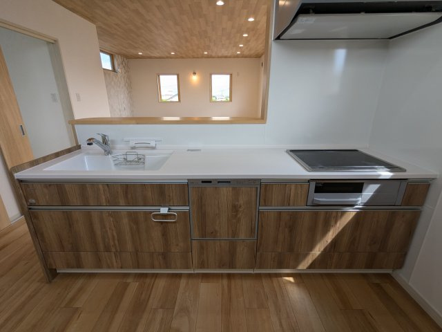 都城市平塚町の新築一戸建のキッチン
